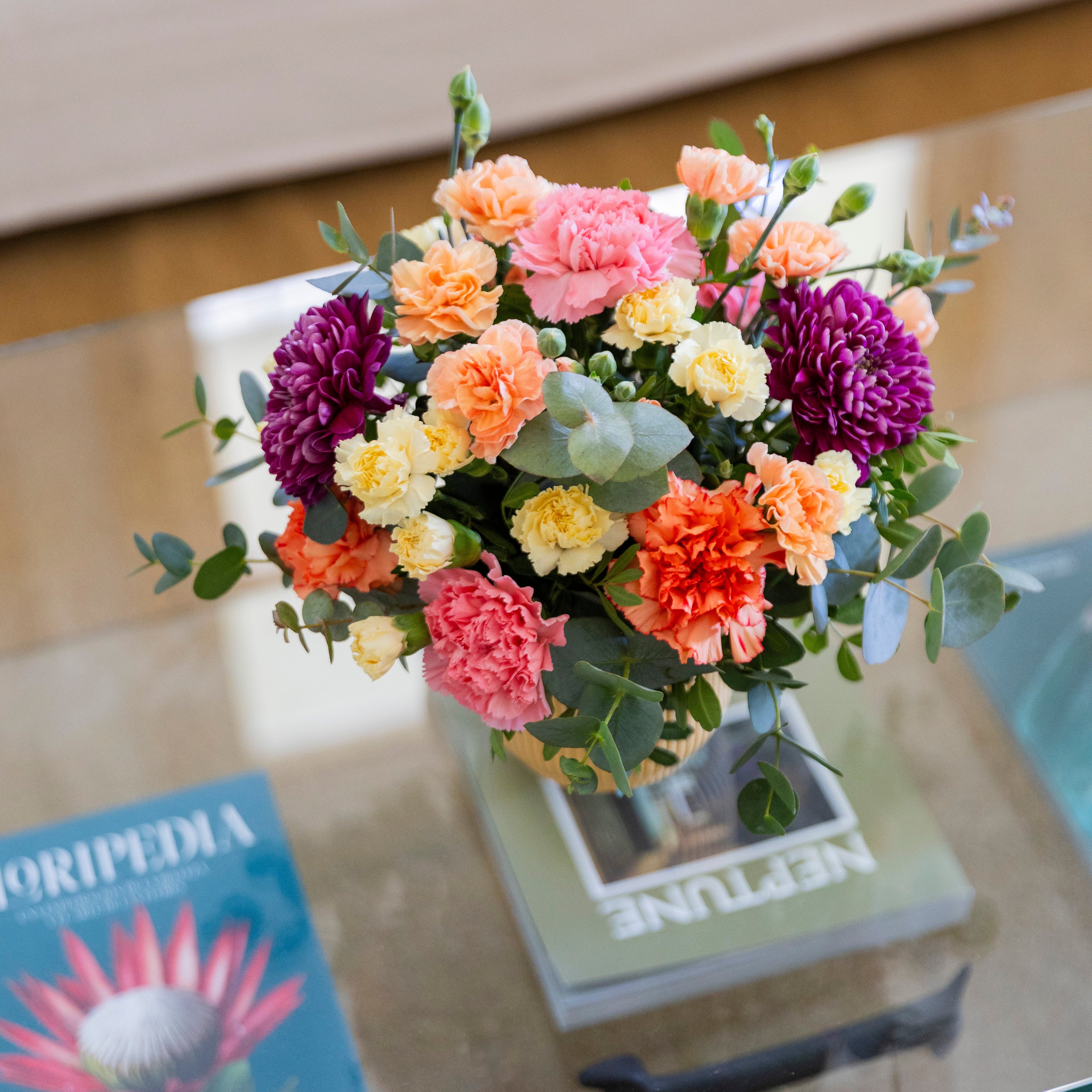La Chispa - Arreglo con flores amarillas y naranjas - Image 3