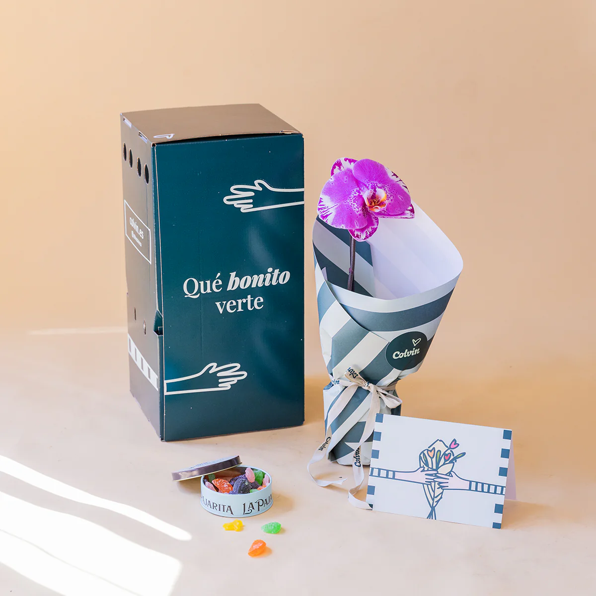 Orquídea Singolo Sorpresa con Envoltorio, Caramelos y Tarjeta - Image 3