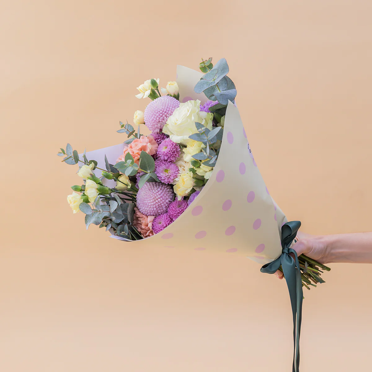 El Pastel - Ramo con flores crema - Image 3