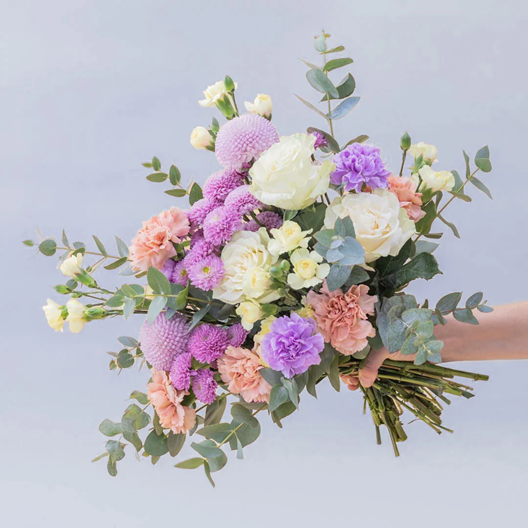 El Pastel - Ramo con flores crema - Image 4