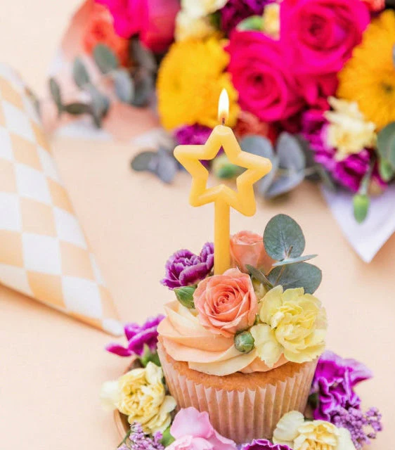 Feliz Cumple - Ramo de flores y kit de cumpleaños - Image 4